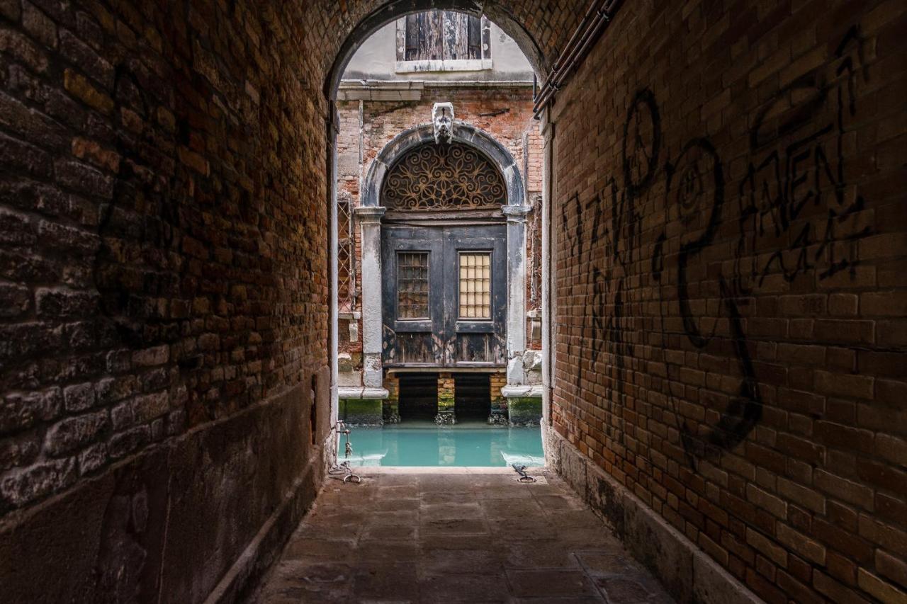 Noble House With @original Venetian Murales Venedig