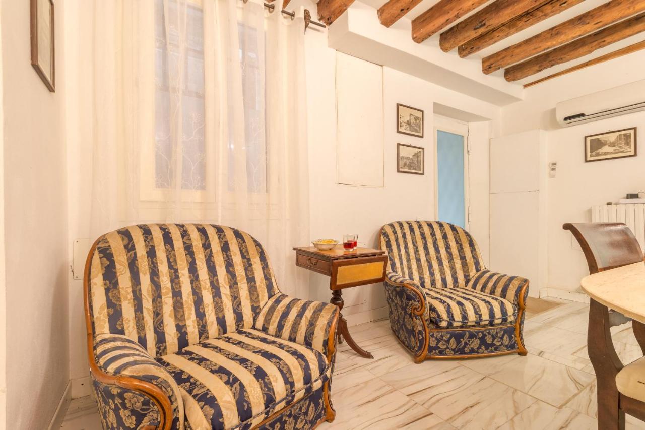 Noble House With @original Venetian Murales Apartment