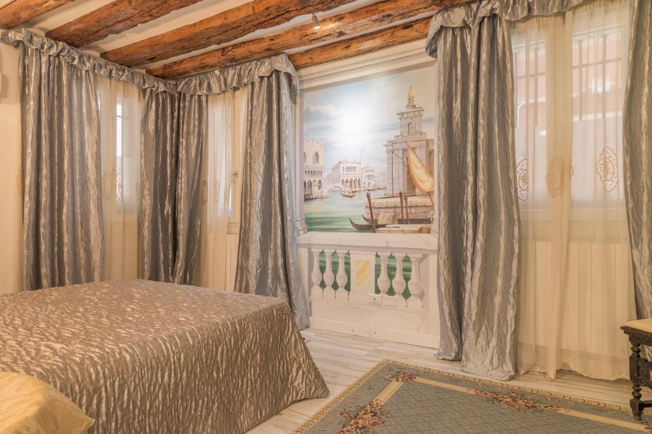 Noble House With @original Venetian Murales *